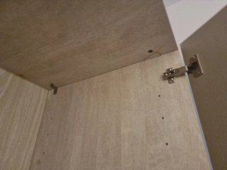 Armario gris de madera