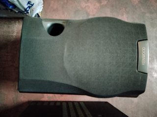 Equipo de música Kenwood con altavoces