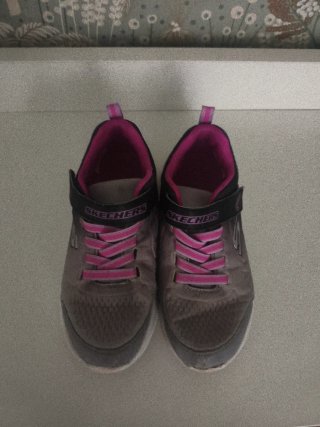 Zapatillas deportivas Skechers niña grises y rosas