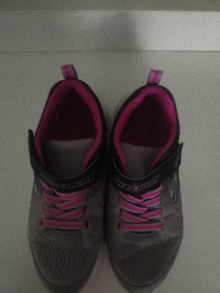 Zapatillas deportivas Skechers niña grises y rosas