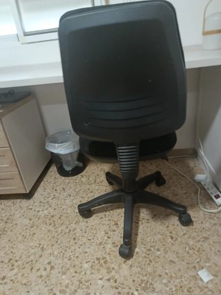 Silla Escritorio Negra Tela y plástico