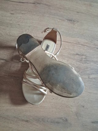 Sandalias Massimo Dutti doradas Talla 36