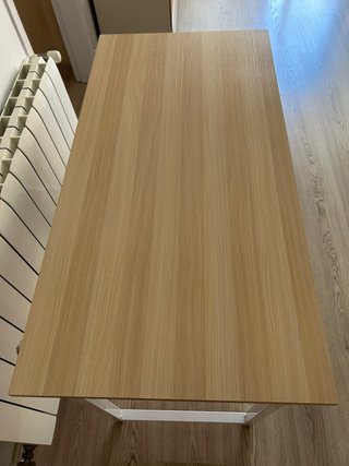 Mesa pequeña de escritorio moderno