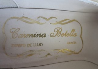 Zapatos Carmina Botella en color marfil. Talla 37