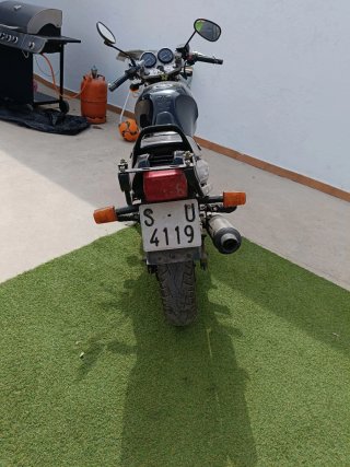 Suzuki GS500 Naked Negra