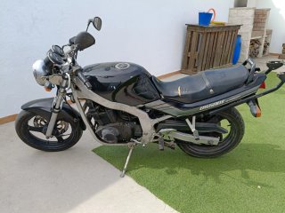 Suzuki GS500 Naked Negra