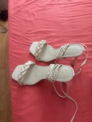 Sandalias Guess Blancas sin usar