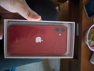 iPhone 11 Rosso non negoziabile