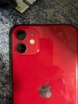 iPhone 11 Rosso non negoziabile