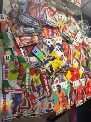 Panini Adrenalyn XL Mundial 2026 más de 300 cromos
