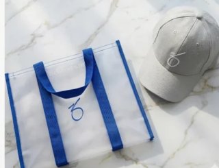 Bolsa grande y gorra ZO SKIN HEALTH