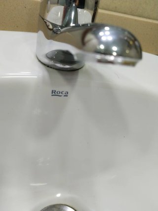 Mueble de baño completo: lavabo y grifo marca ROCA