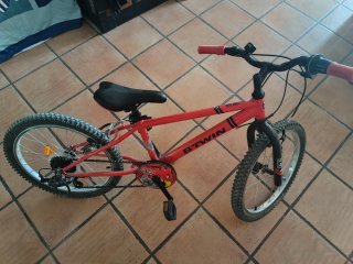 Bicicleta Infantil B'TWIN 24 Roja