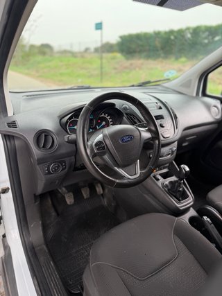 Ford Transit Courier 2021