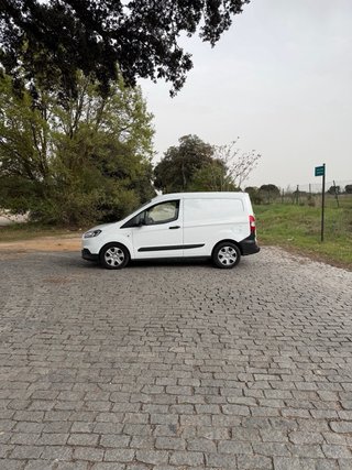 Ford Transit Courier 2021