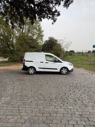 Ford Transit Courier 2021
