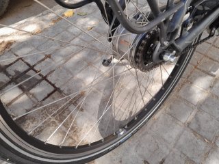 Bicicleta con suspensión 28"