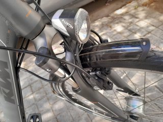 Bicicleta con suspensión 28"