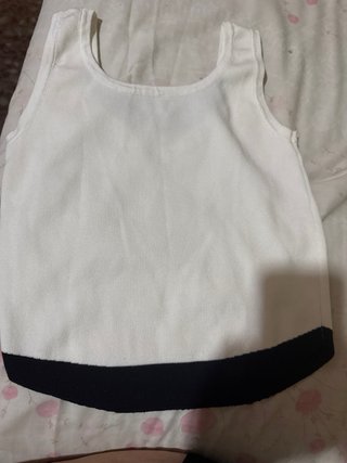 Camiseta tirantes blanca y negra