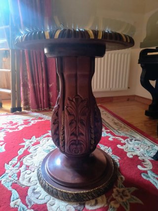 Mesa de comedor de cristal y madera