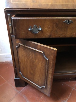 Escritorio secreto antiguo de madera