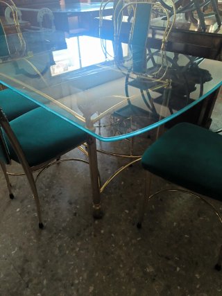 Mesa de cristal y 6 sillas