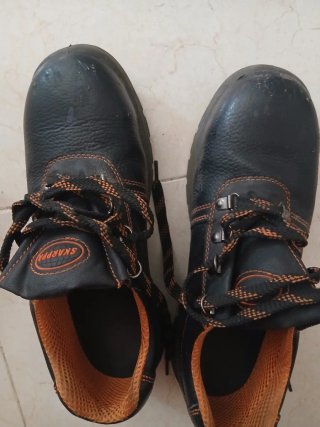 Zapatos de seguridad SKARPA negros y naranjas