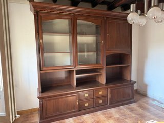 Mobile in legno massello con ante e cassetti