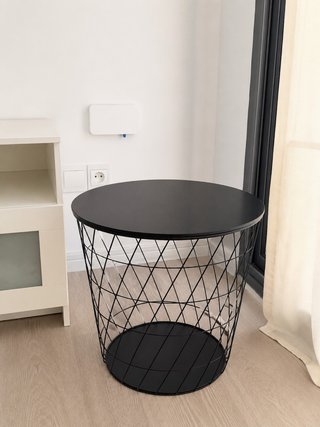 Mesa auxiliar redonda metal negra Ikea
