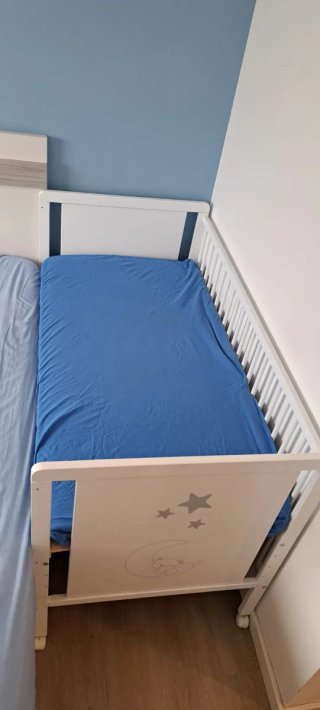 Maxicuna colecho blanca con ruedas