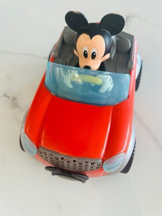 Coche teledirigido del Mickey Mouse