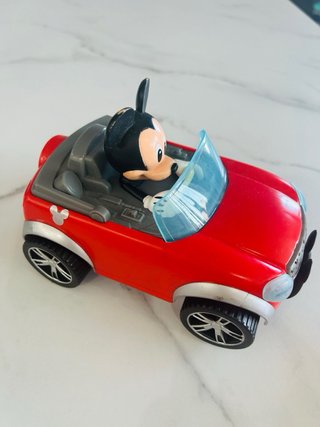 Coche teledirigido del Mickey Mouse