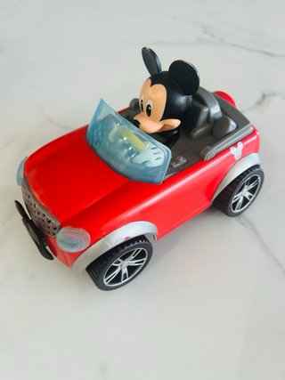 Coche teledirigido del Mickey Mouse