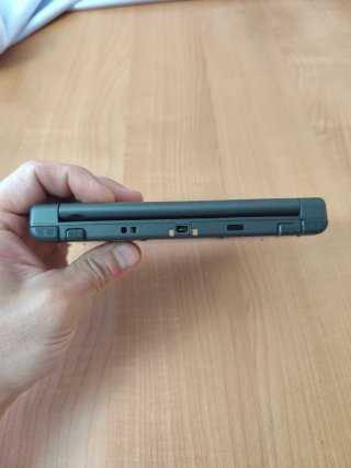 New Nintendo 3DS XL Negra + Cargador
