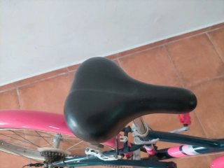 Bicicleta paseo niña Btwin rosa. 24 pulgadas.
