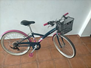 Bicicleta paseo niña Btwin rosa. 24 pulgadas.