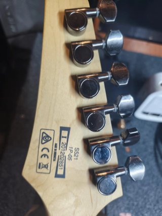 Guitarra Eléctrica Ibanez S521 Mol