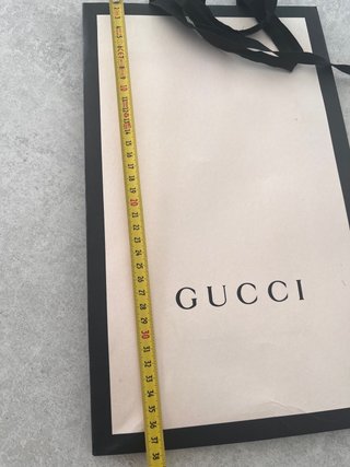 Bolsa de papel Gucci Beige y Negra
