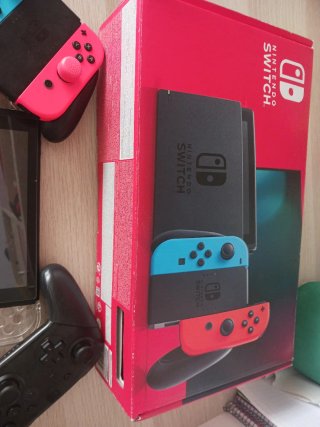 Nintendo Switch Azul y Rojo