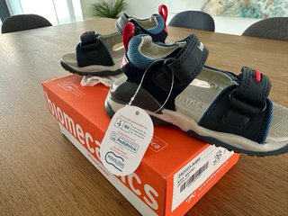 Sandalias Biomecanics niño Biotrekking t.26 NUEVAS