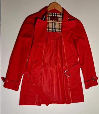 Gabardina Burberry Roja Talla 40