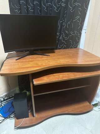 Mesa de ordenador de madera