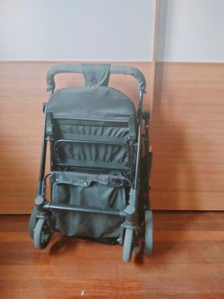 Carro de paseo negro