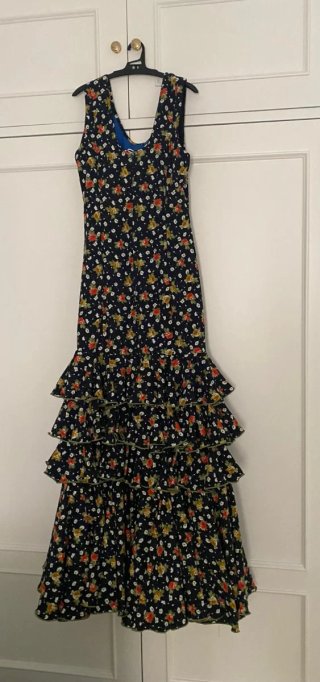 Traje Flamenca Gitana azul marino con flores