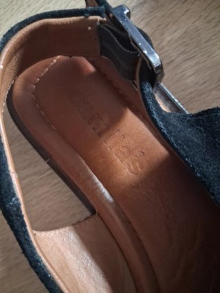 Sandalias de ante negro Talla 36.