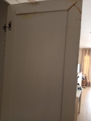 Armario blanco de madera