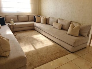 Sofá Malaki a medida beige/dorado
