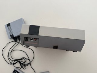 Consola Nintendo NES Gris