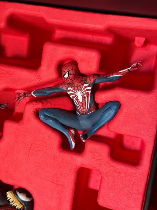 Figura Coleccionista Marvel Spider-Man 2 PS5