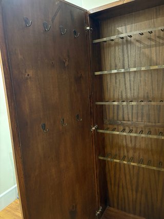Zapatero de madera con espejo